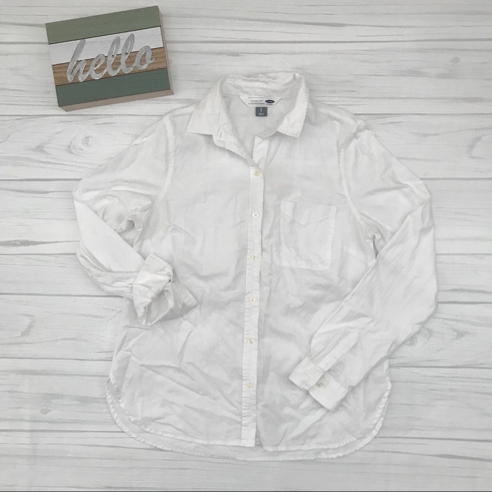 💖3 for $20!💖 Classic White Button Up Shirt